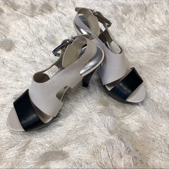 MICHAEL Michael Kors Carla Platform Sandals - Picture 3 of 8